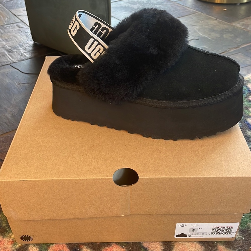 Ugg funkette platform size 8